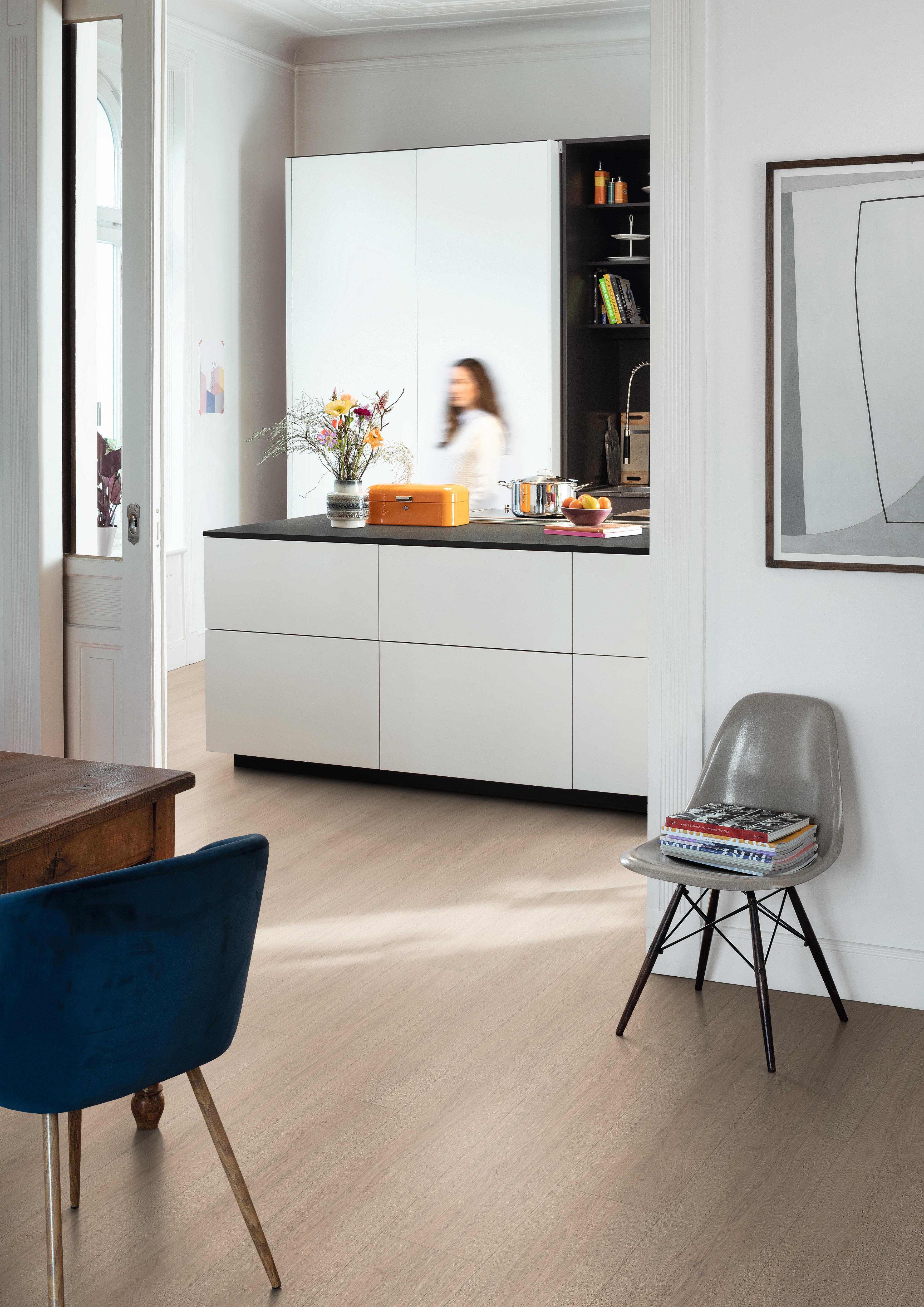 Пол водостойкий EGGER AquaDura+ 33 класс Дуб виктория светло-коричневый