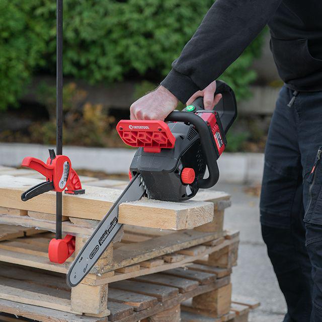 Пила ланцюгова Intertool WT-9211 акумуляторна з безщітковим двигуном 40 В 2х20 В шина 35 см - фото 8 Пила ланцюгова Intertool WT-9211 акумуляторна з безщітковим двигуном 40 В 2х20 В шина 35 см - фото 8