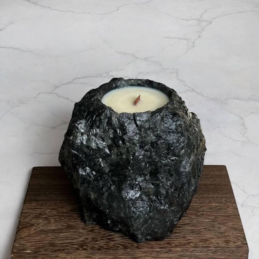 Аромасвечка в чаше из лабрадорита L