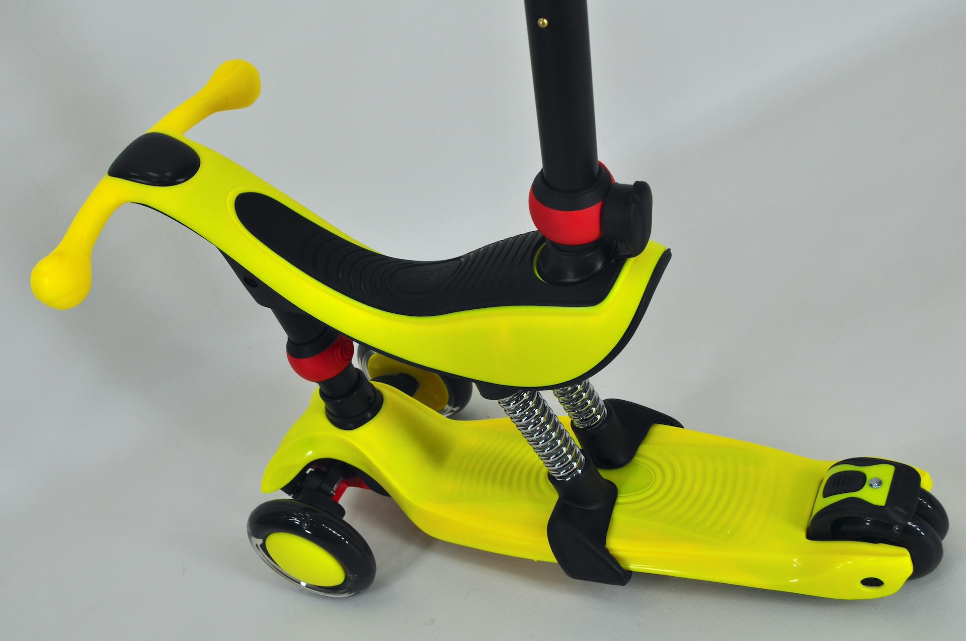 Самокат біговіл Maraton Credo 3в1 дитячий триколісний з сидінням та батьківською ручкою Жовтий - фото 14