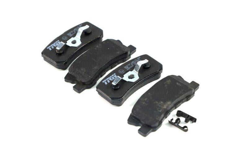 Гальмівні колодки дискові задні Mitsubishi grandis Pajero 2 v2_w v4_w TRW Engine Components GDB3247 (GDB3247 TRW Engine Components)