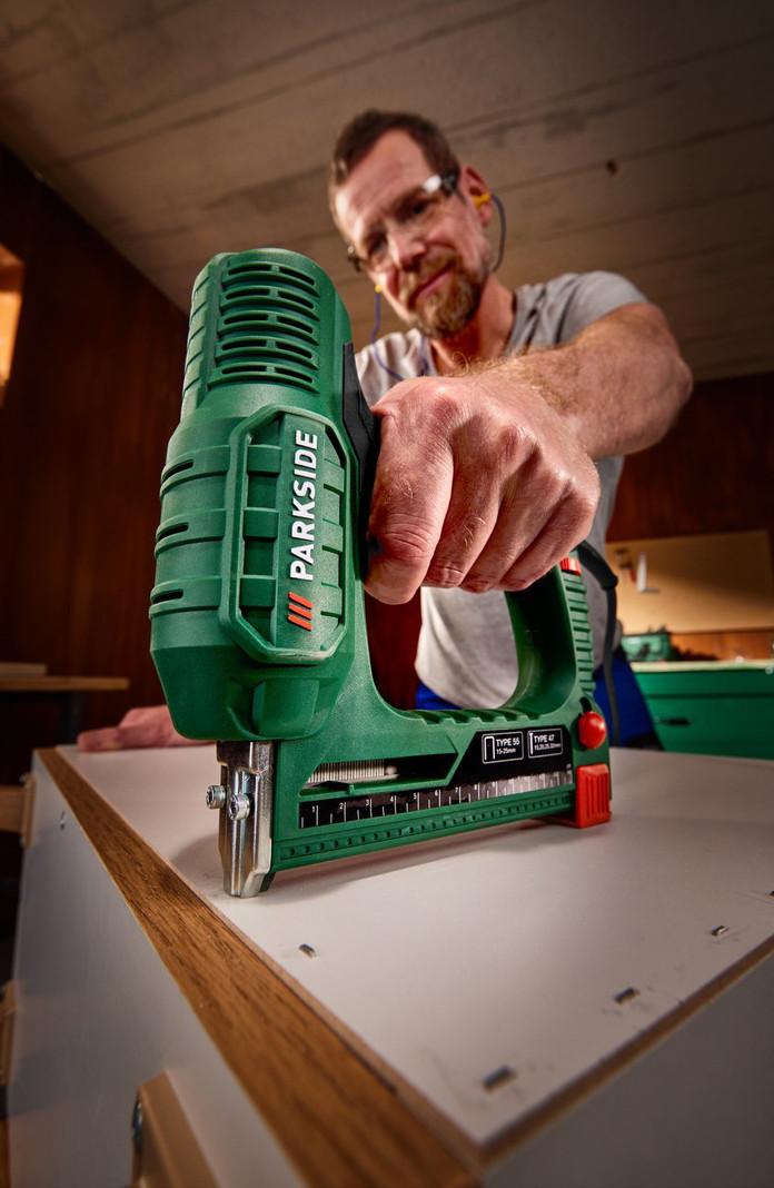 Степлер PARKSIDE PET 25 D4 30 уд/мин скобы 15- 25 мм/гвозди 15-32 мм (PET 25 D4) - фото 9 Степлер PARKSIDE PET 25 D4 30 уд/мин скобы 15- 25 мм/гвозди 15-32 мм (PET 25 D4) - фото 9