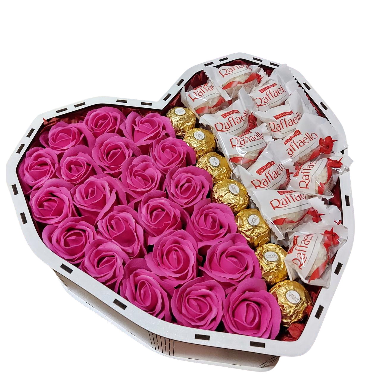 Подарунковий бокс з солодощами ферерро та квітами з мила Малиновий (1781156653)