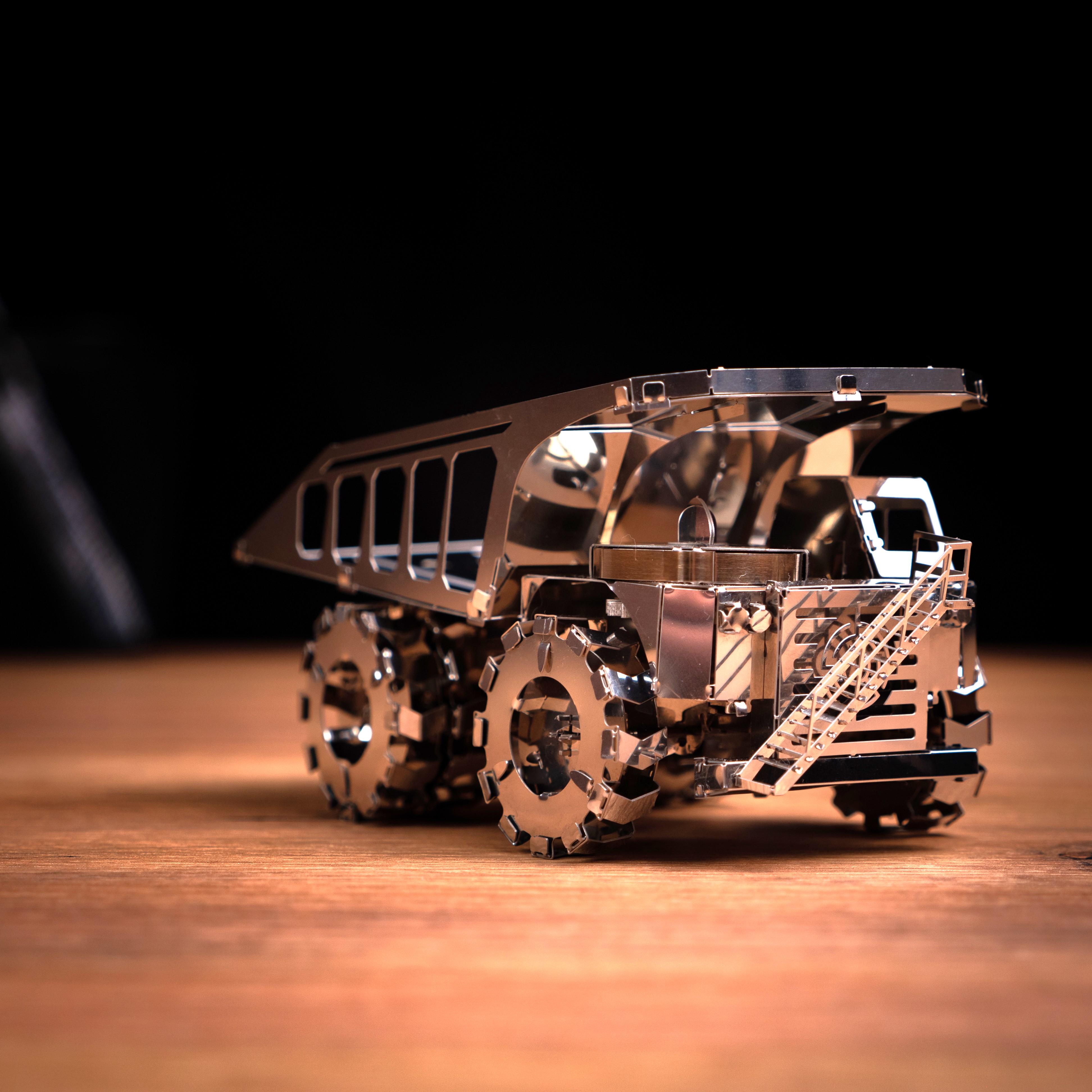 Конструктор METAL-TIME Quarry Transporter MT014 коллекционная модель (3029045) - фото 2 Конструктор METAL-TIME Quarry Transporter MT014 коллекционная модель (3029045) - фото 2