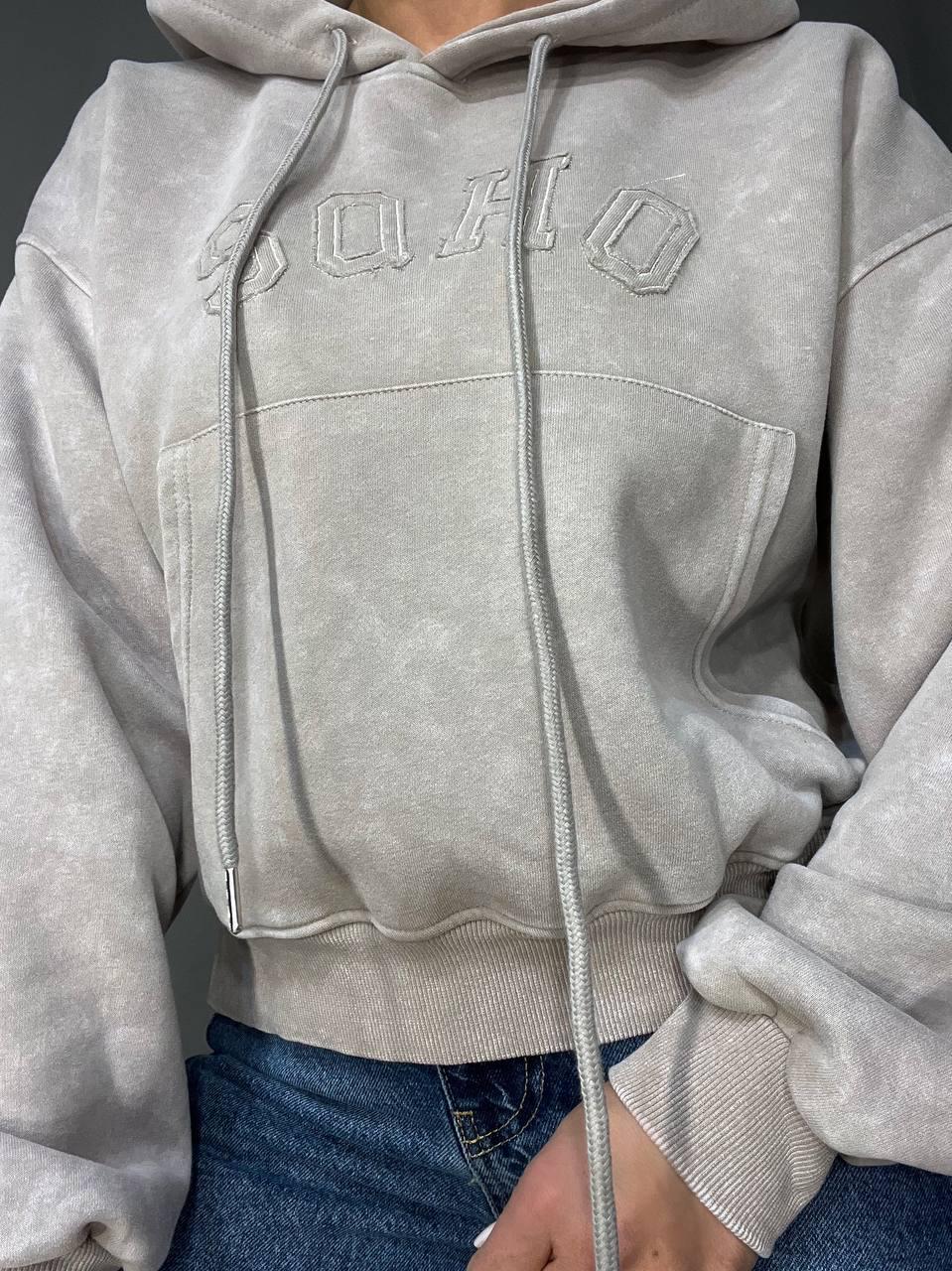 Худи женское JOY ONE 25513 вареное тай-дай вышивка впереди с капюшоном средняя длина OS Бежевый (3314) - фото 6