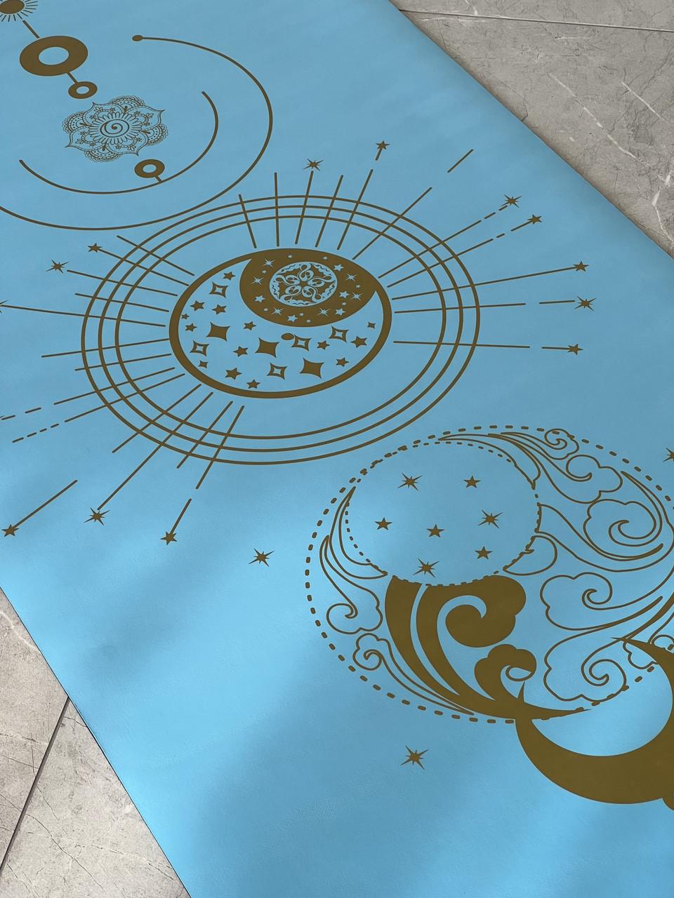 Коврик для йоги Lita Фазы луны PU премиальный каучуковый 183х68х0,5 см Голубой (13510860) - фото 2 Коврик для йоги Lita Фазы луны PU премиальный каучуковый 183х68х0,5 см Голубой (13510860) - фото 2