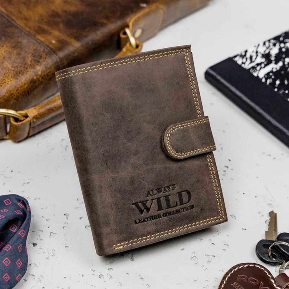 Портмоне мужское кожаное Always Wild N4L-P-CHM вертикальное на кнопке Коричневый