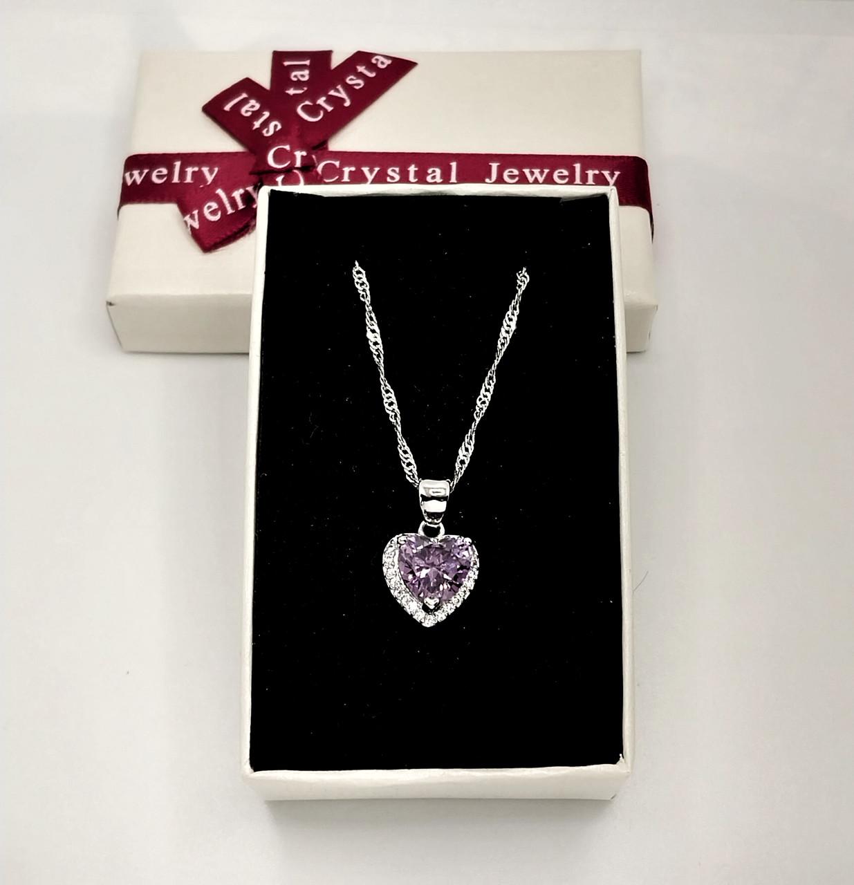 Кулон на цепочке аметистовое сердце с фиолетовым цирконом ювелирный сплав покрытие серебро в коробочке (16146) Кулон на цепочке аметистовое сердце с фиолетовым цирконом ювелирный сплав покрытие серебро в коробочке (16146)