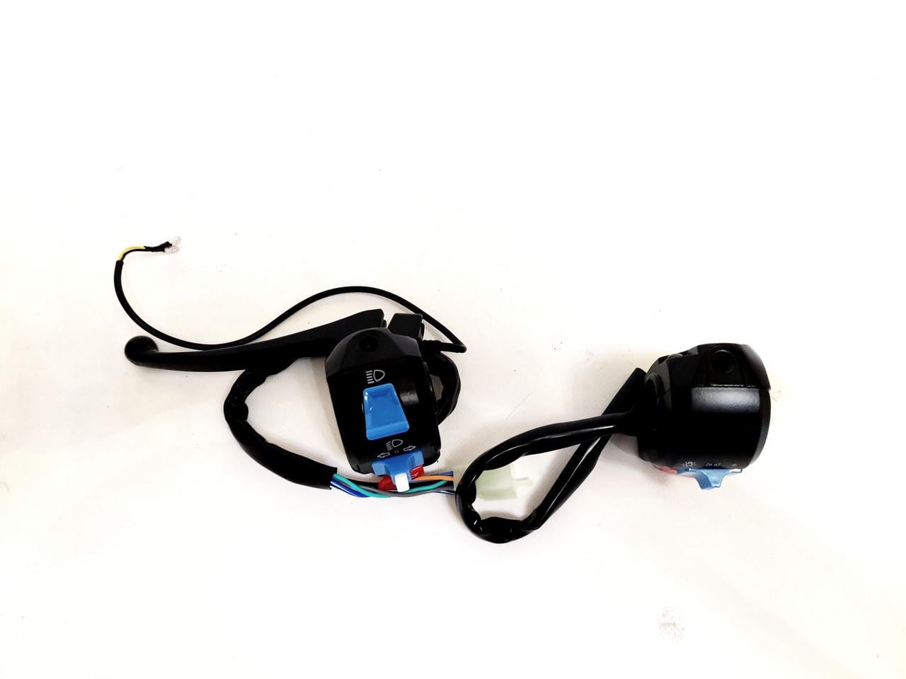 Блок переключателей левый/правый для скутера 4 т 50-150сс диск/барабан