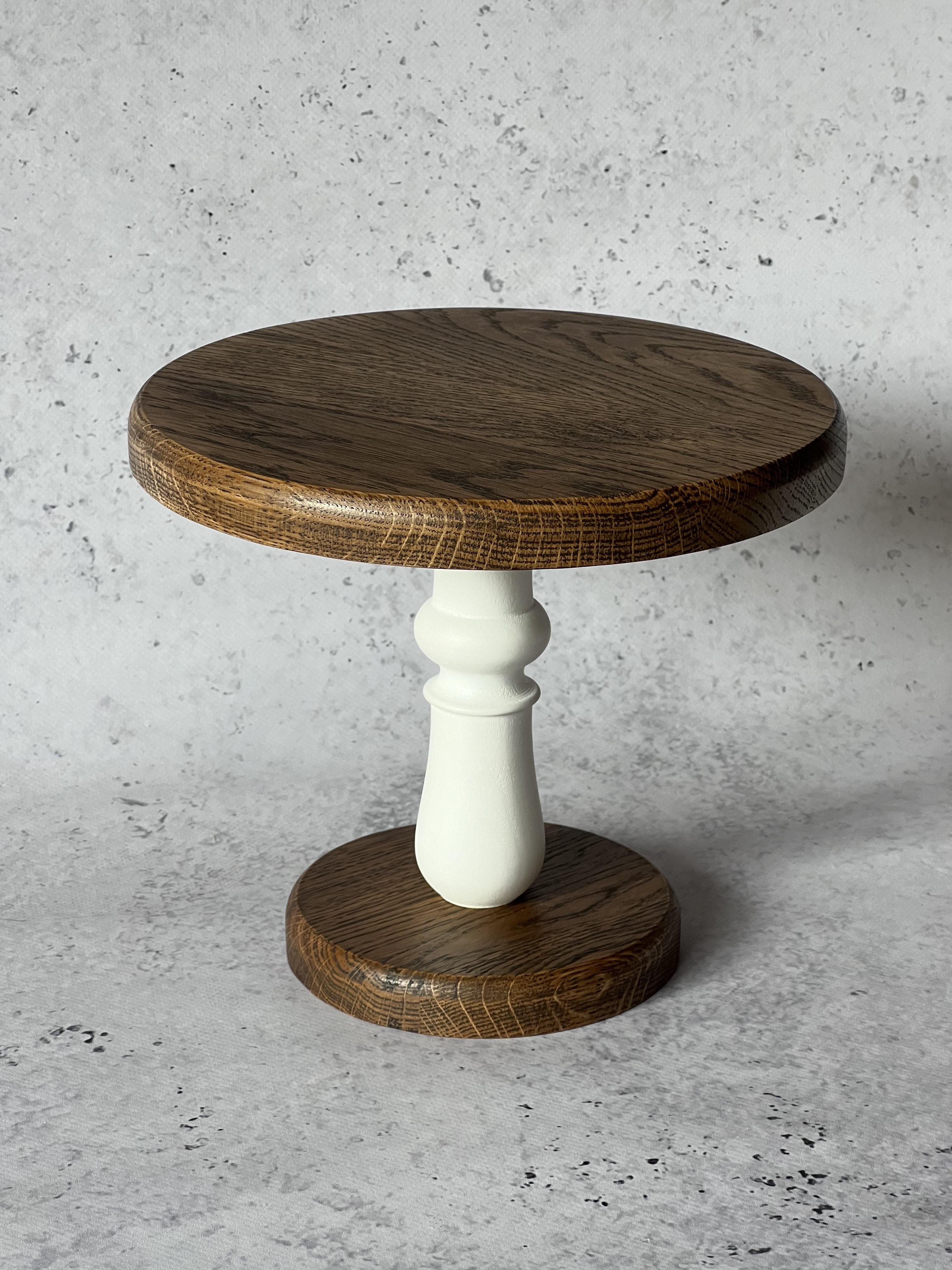 Подставка под торт и подачу блюд из дерева дуб на фигурной ножке d 22 см - фото 2