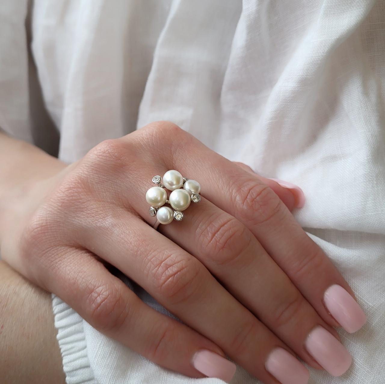 Каблучка з білими перлинами срібло 925 проби родоване 4,19 г р. 18 (917к) - фото 7 Каблучка з білими перлинами срібло 925 проби родоване 4,19 г р. 18 (917к) - фото 7