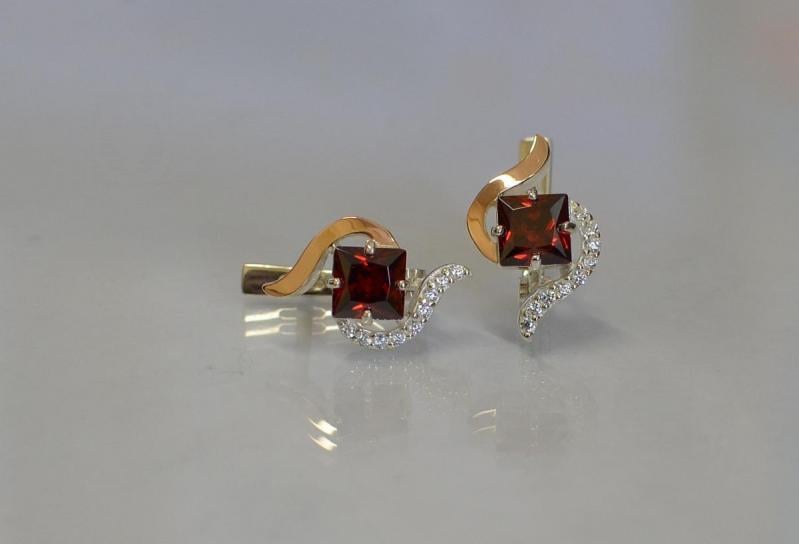 Серебряные серьги Sil с золотыми накладками 118s-3 Гранат (Sil-819)