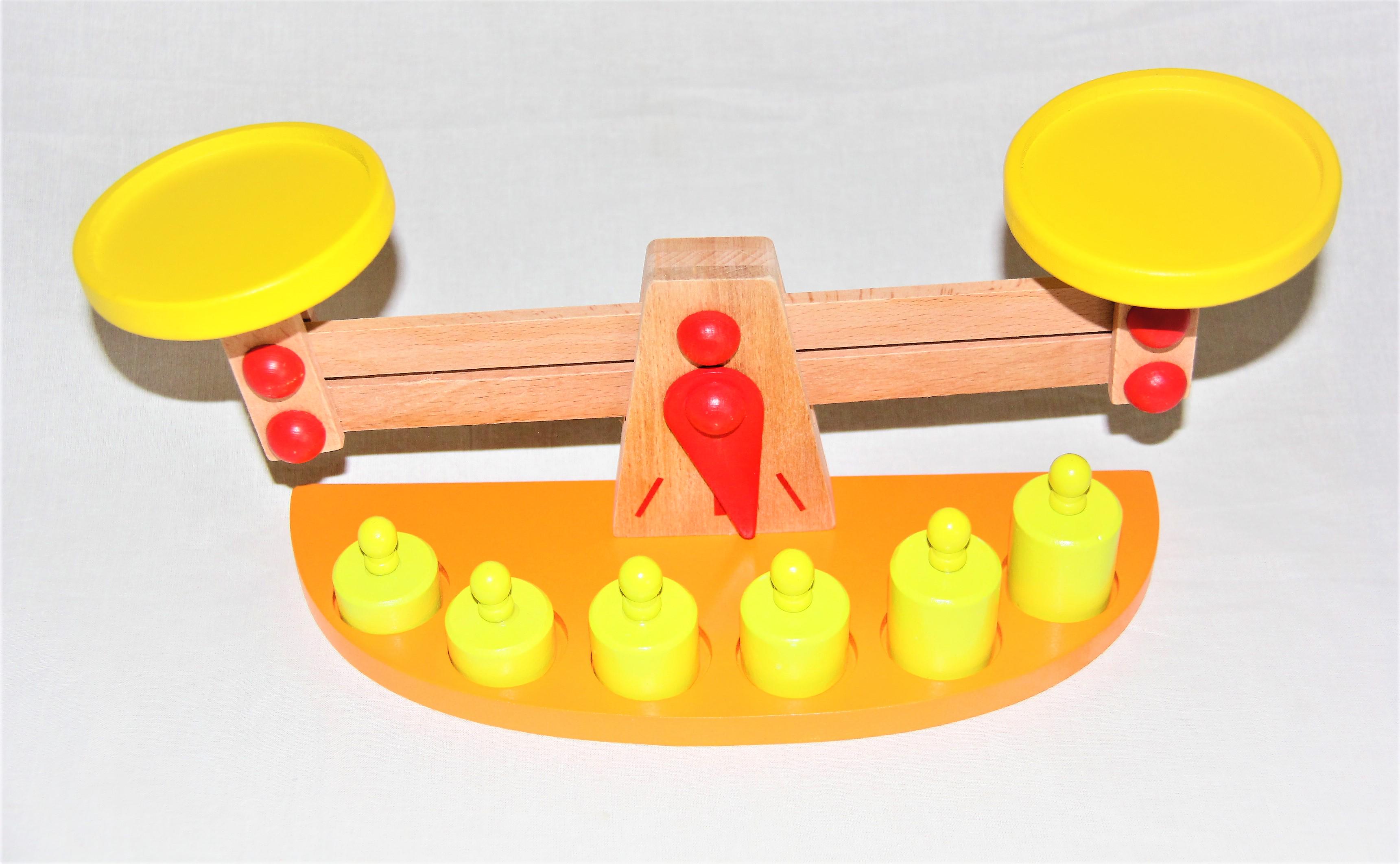 Ваги дитячі Руді дерев'яні з важками (10130801)