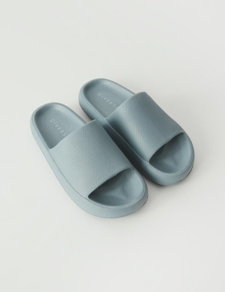 Шлепанцы женские Diverse FATTIA II р. 40/41 Серо- голубой (5905384013835) Шлепанцы женские Diverse FATTIA II р. 40/41 Серо- голубой (5905384013835)