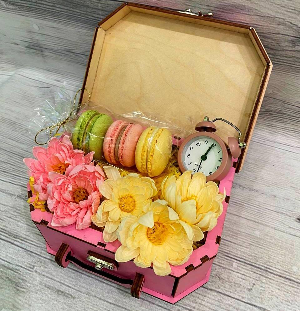 Подарунковий набір солодощів Spring Compliment