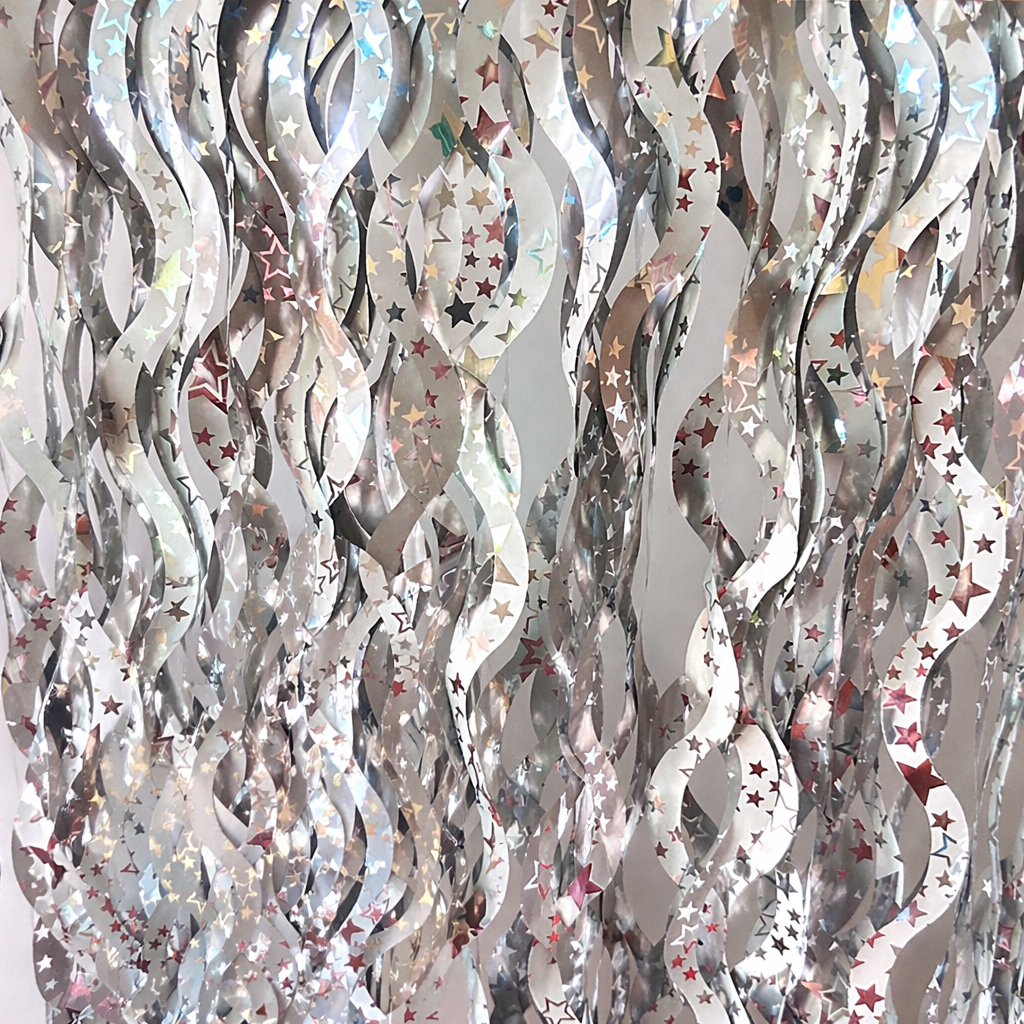 Дощик для фотозони хвилястий із зірочками 2x1 м Сріблястий (125340)