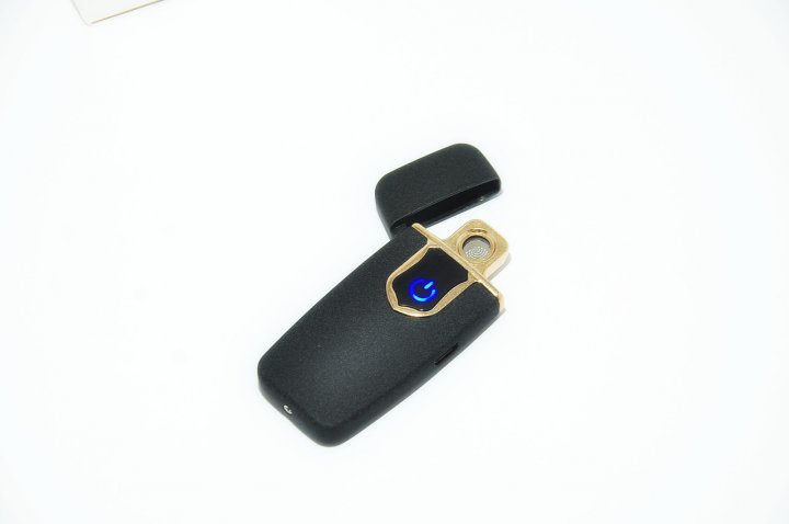 Зажигалка электрическая Falcon F712 USB сенсорная/спиральная/металлическая Черный (10610359) Зажигалка электрическая Falcon F712 USB сенсорная/спиральная/металлическая Черный (10610359)