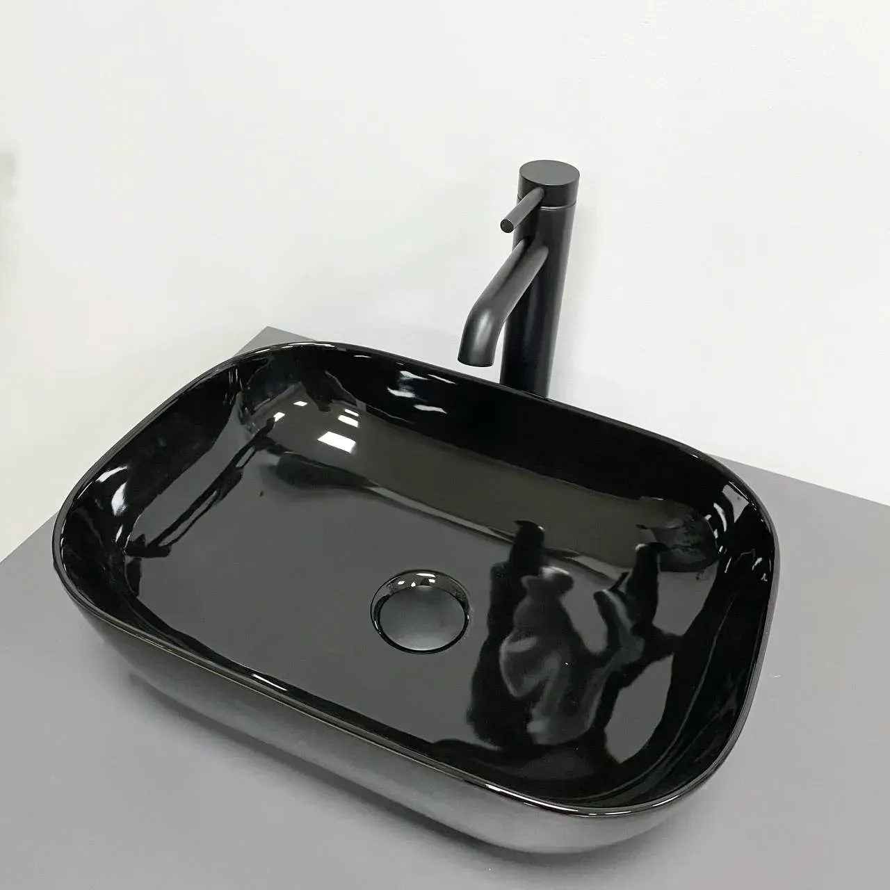 Раковина накладная VBI RAVENNA прямоугольная 450x325 мм Черный (RM-VBI-011227) Раковина накладная VBI RAVENNA прямоугольная 450x325 мм Черный (RM-VBI-011227)