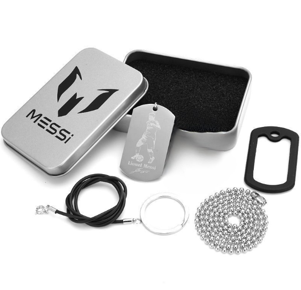 Брелок Месси в дриблинге с мячом в брендированном кейсе (26972652)