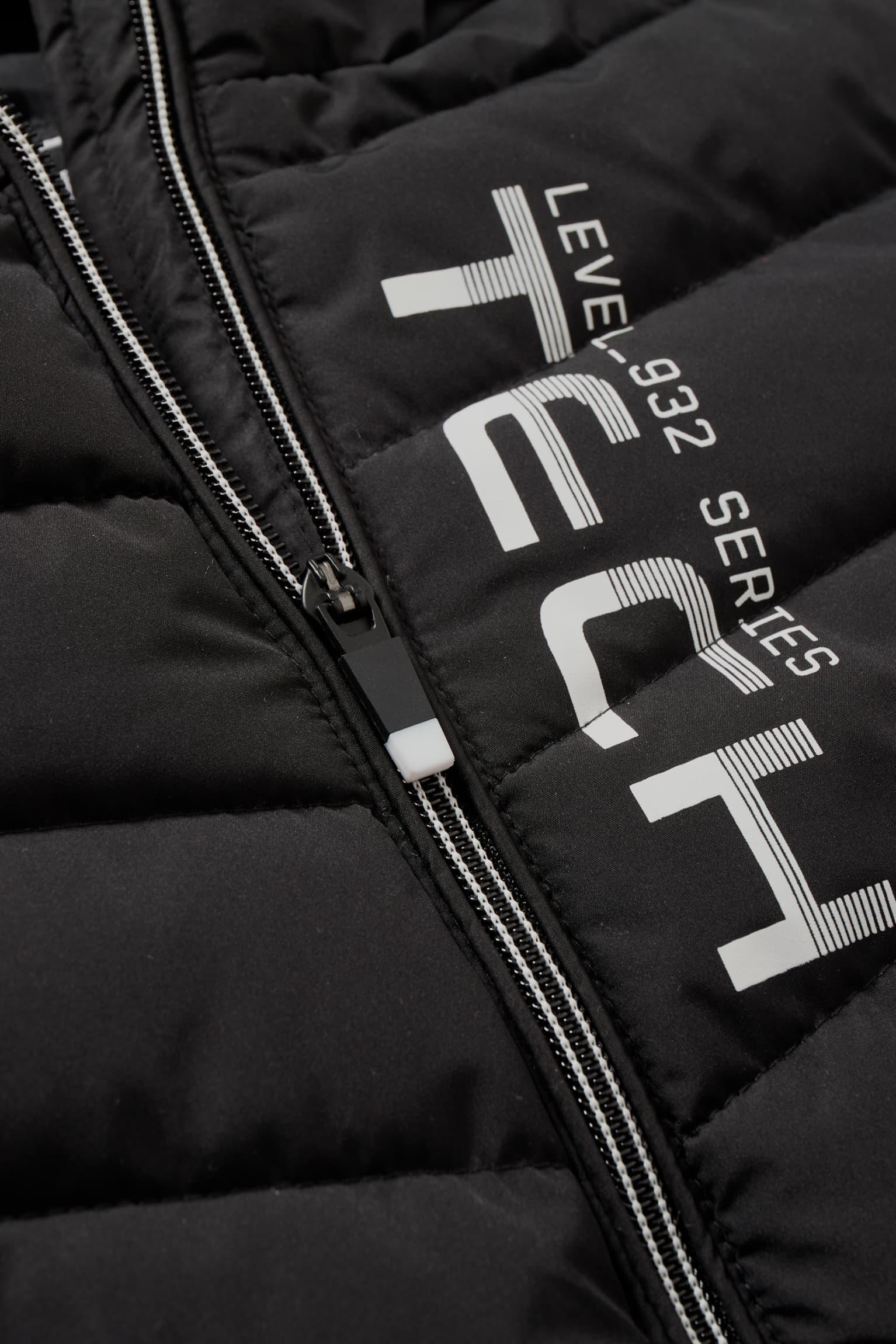 Демісезонна куртка для хлопчика C&A 164 розмір чорна 2200458 - фото 7 Демісезонна куртка для хлопчика C&A 164 розмір чорна 2200458 - фото 7