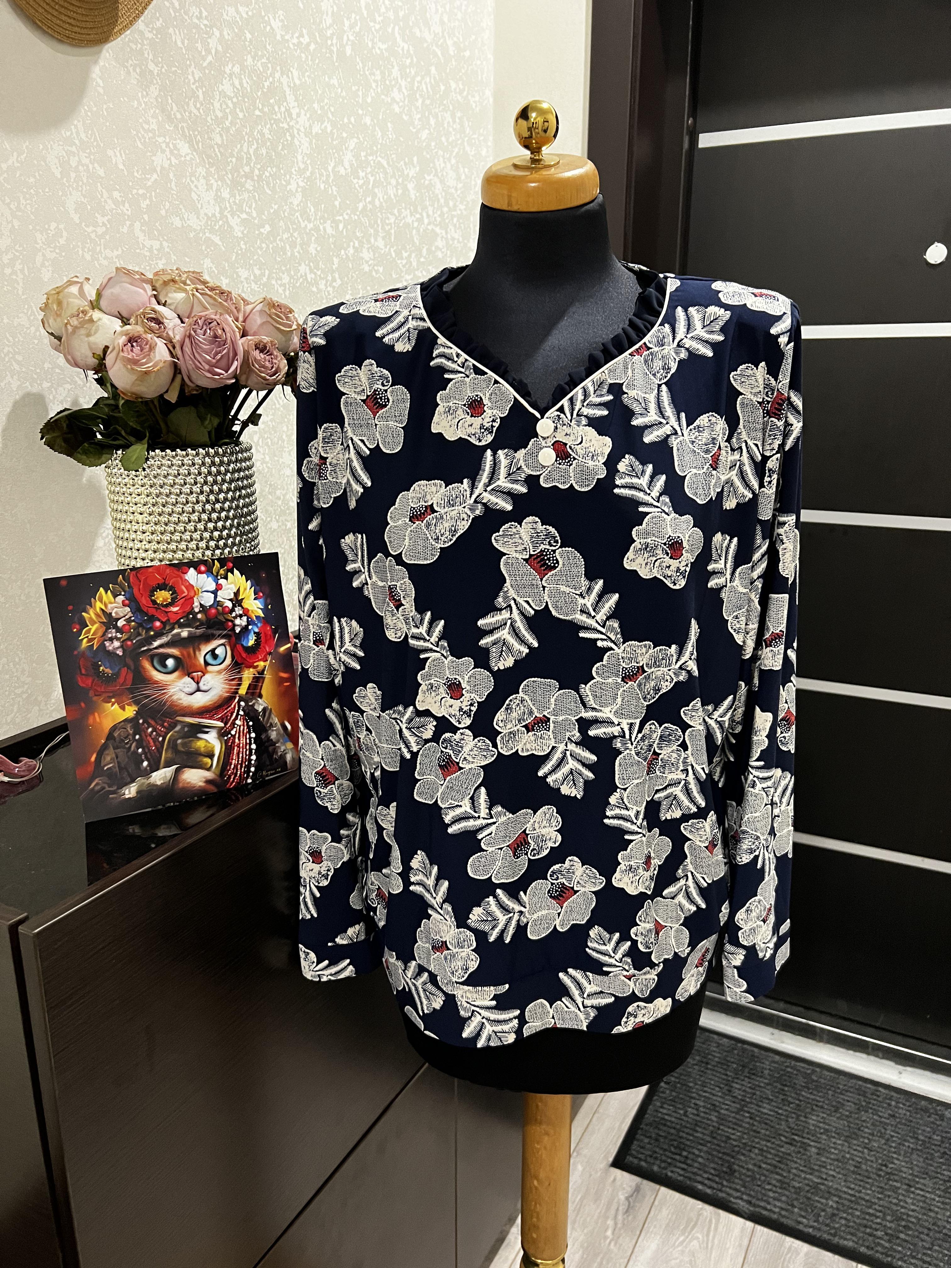 Блуза Сatherine з квітковим принтом 4XL Темно-синій (1614348) - фото 6 Блуза Сatherine з квітковим принтом 4XL Темно-синій (1614348) - фото 6