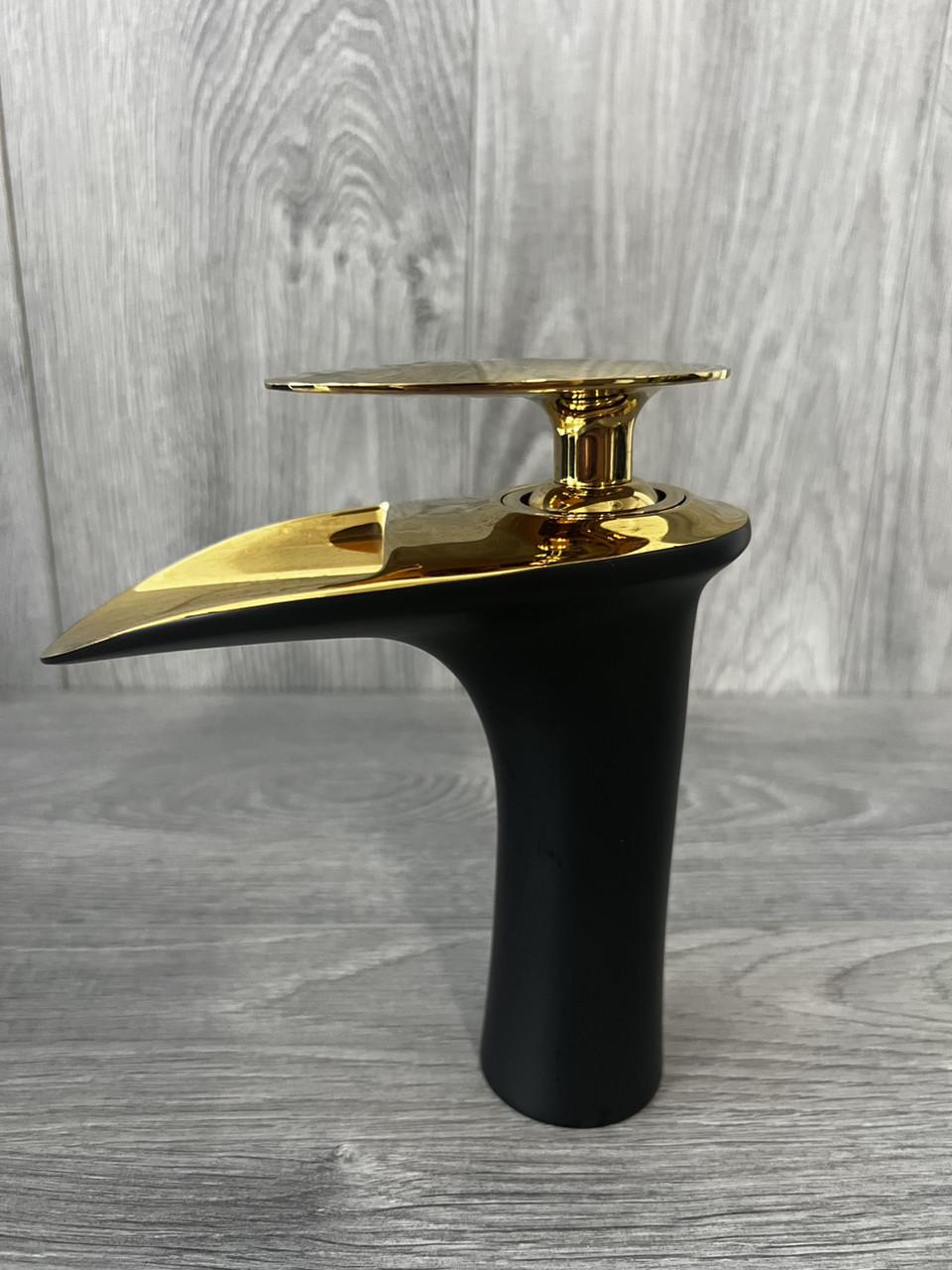 Смеситель Mexen Lyra MEX-745300-75 низкий для умывальника Черный/Золотой - фото 4 Смеситель Mexen Lyra MEX-745300-75 низкий для умывальника Черный/Золотой - фото 4