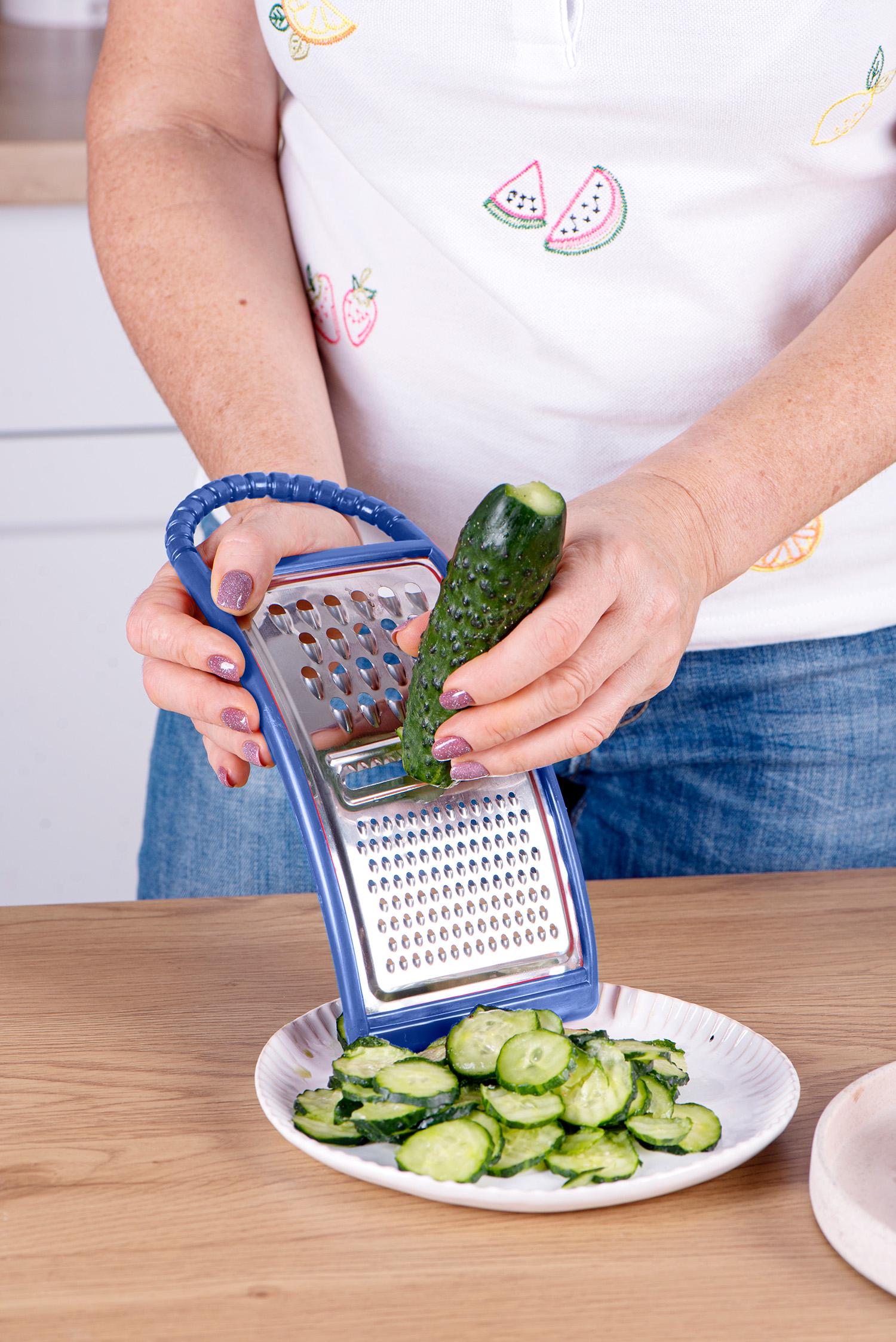 Терка с ручкой 3в1 пластик/нержавеющая сталь Синий (1847153125) - фото 2 Терка с ручкой 3в1 пластик/нержавеющая сталь Синий (1847153125) - фото 2