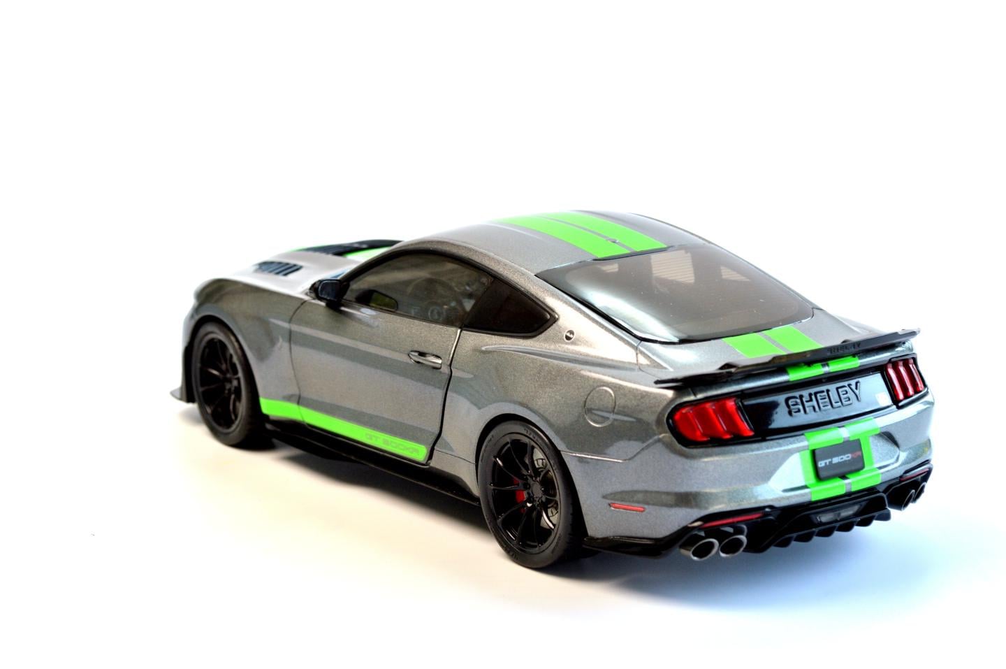 ᐉ Модель автомобиля Solido Ford Mustang Shelby GT500 1:18 Серый