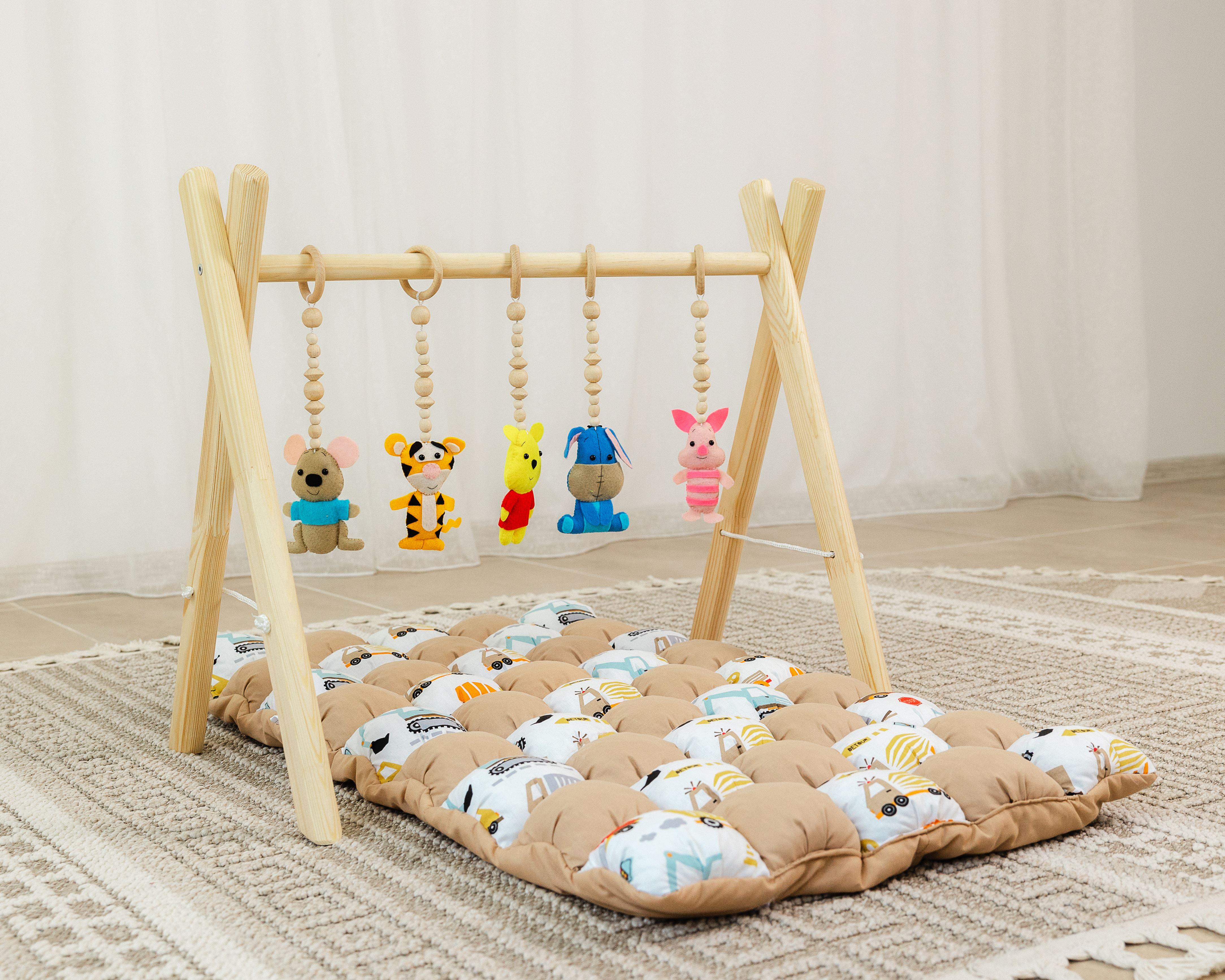 Мобиль напольный деревянный Винни Пух с матрасом Машинки (0002259)