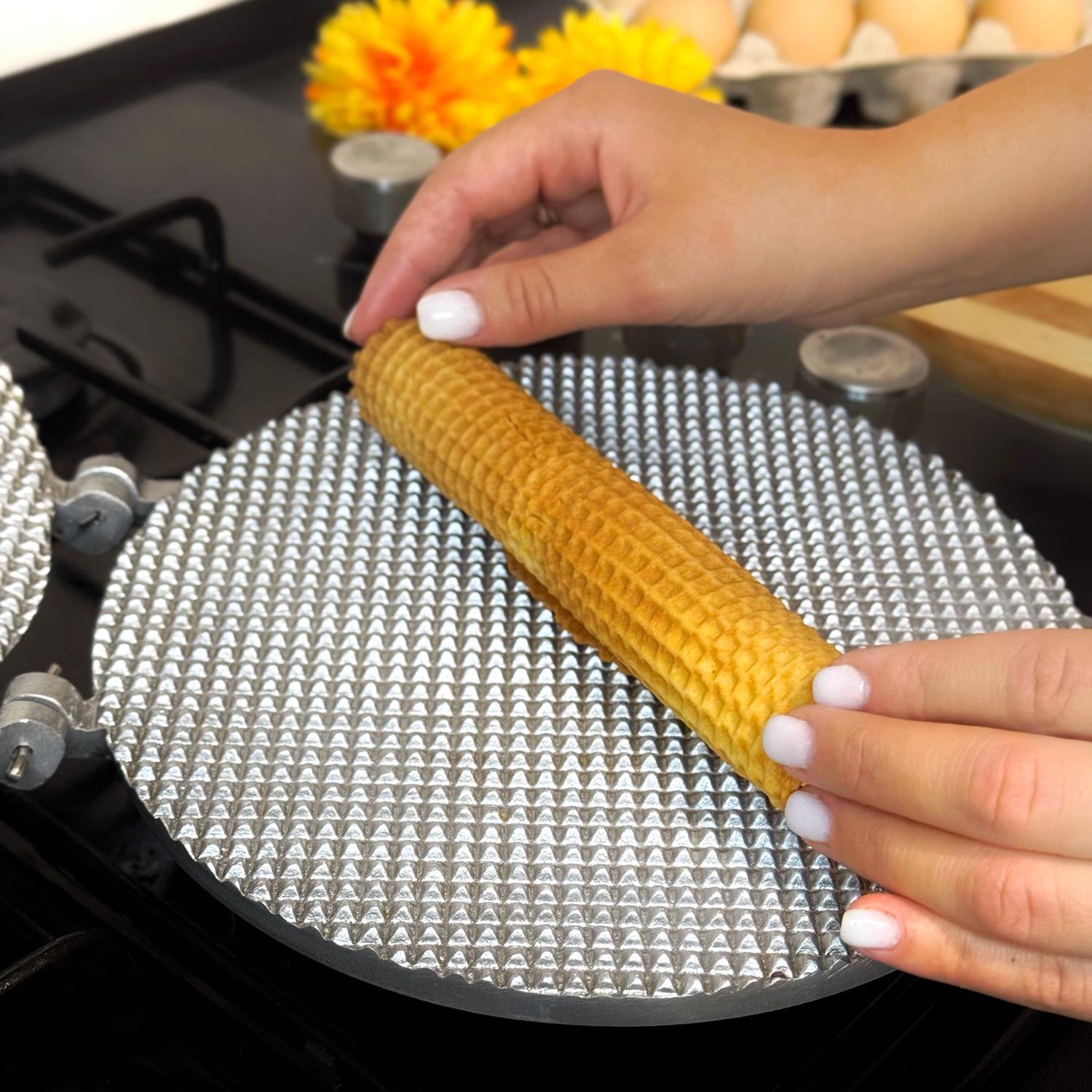 Форма для випічки вафельних коржів для тортових вафель на плиті Ø 18 см зі знімними ручками (28843773) - фото 32 Форма для випічки вафельних коржів для тортових вафель на плиті Ø 18 см зі знімними ручками (28843773) - фото 32