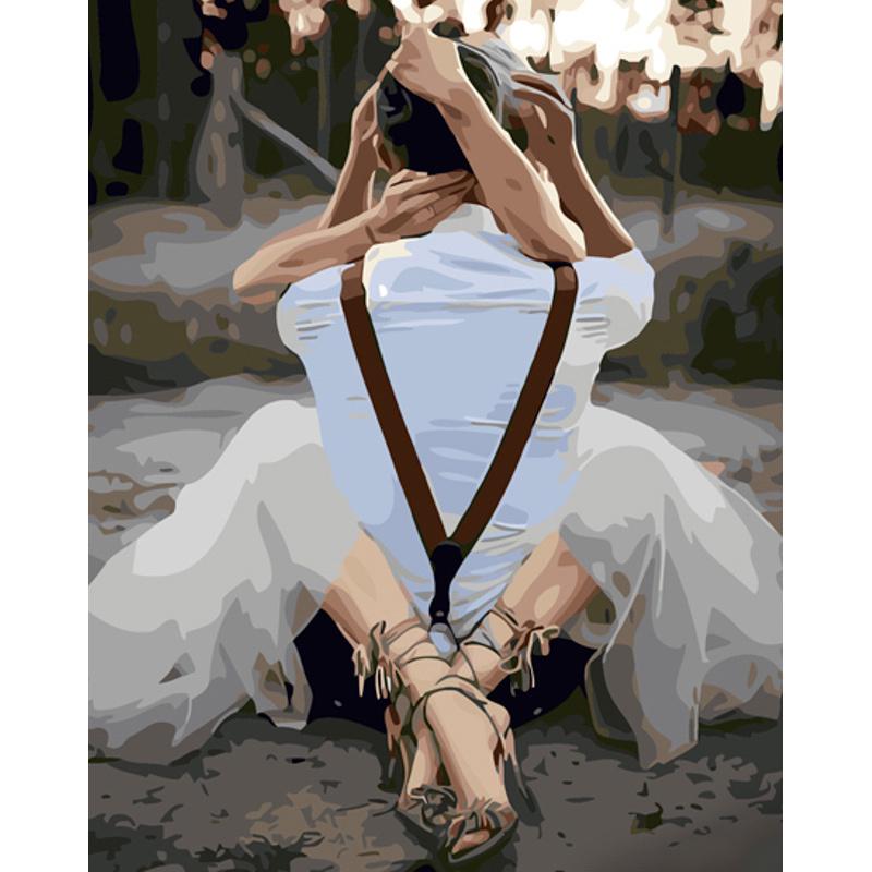 Картина по номерам Strateg Премиум Молодожены в объятиях с лаком 40х50 см (GS1106)