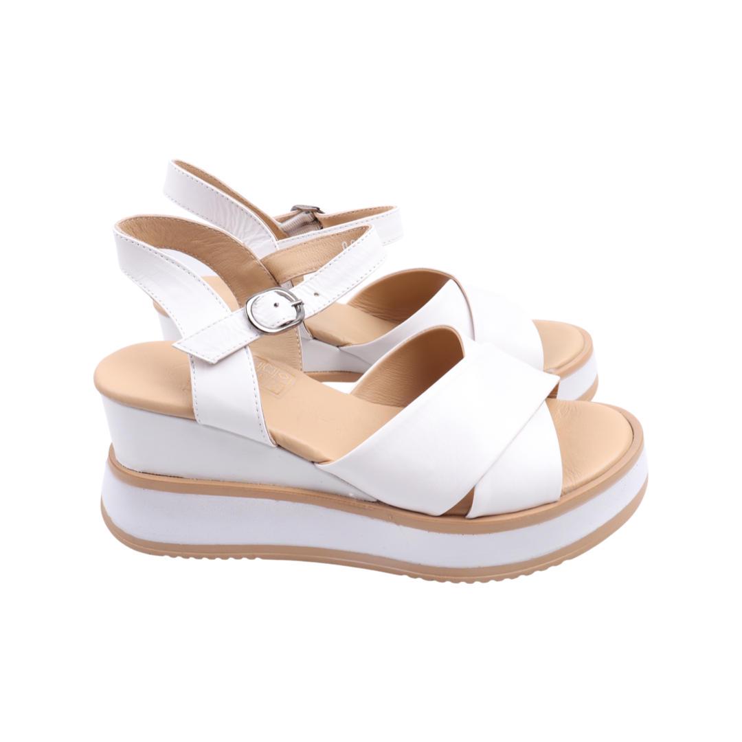 Босоножки женские Aquamarin из кожи р. 39 Бежевый (2117-22LBC)