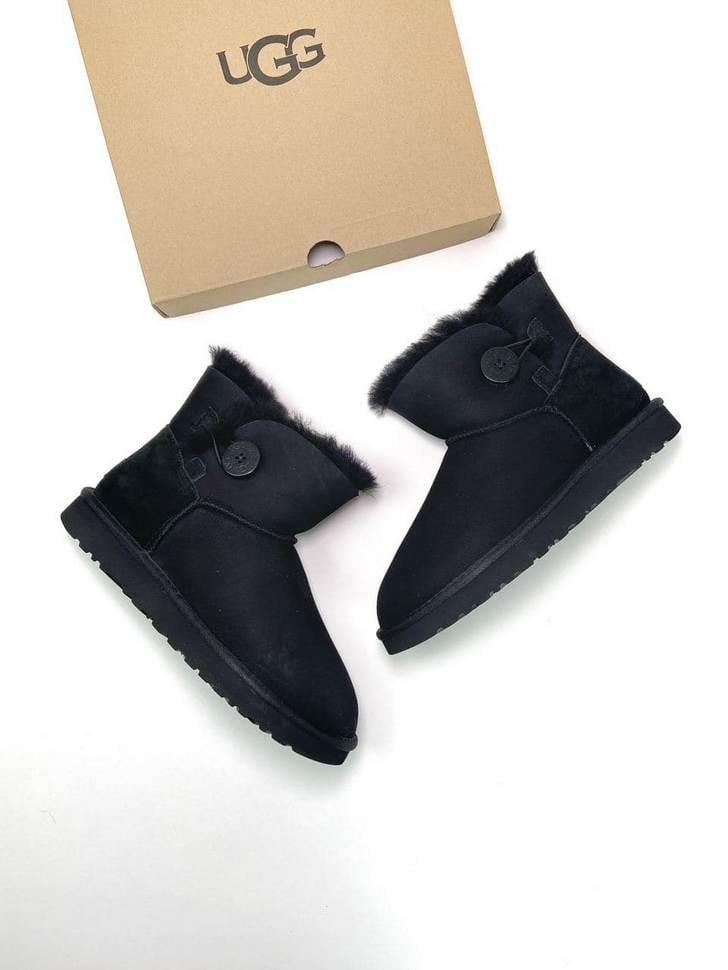 Уггі жіночі замшеві з гудзиком Mini Bailey Button Black Suede Чорний (28715) Уггі жіночі замшеві з гудзиком Mini Bailey Button Black Suede Чорний (28715)