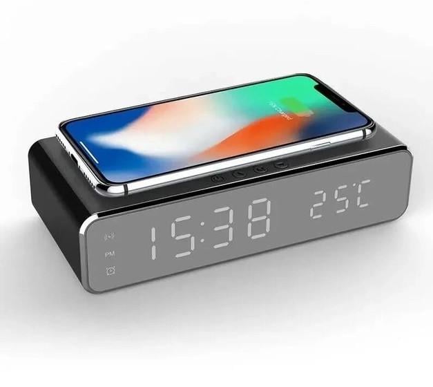 Зарядка бездротова з LED годинником Fast wireless charger/clock 10 W Чорний