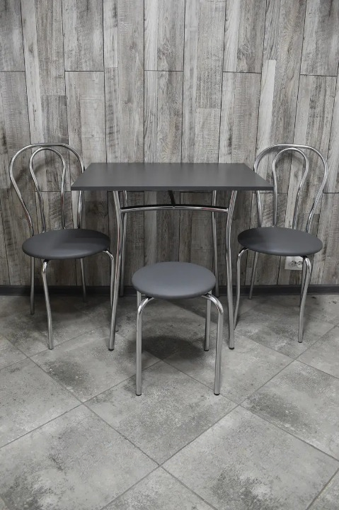 Кухонний комплект Tulipan Тріо стіл/стільці 2 шт./табурет в хром-корпусі 60х80х45 см Чорний/Сірий (28374386)