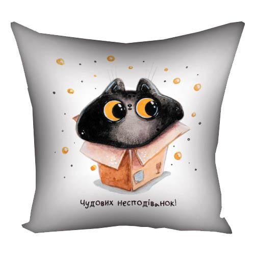 Подушка с принтом Presentville Чудових несподіванок" 30x30 см (3P_23NY004) Подушка с принтом Presentville Чудових несподіванок" 30x30 см (3P_23NY004)