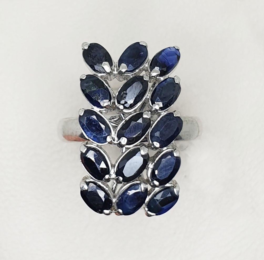 Кольцо серебряное с сапфиром р. 18,5 5,12 г (1401924967) Кольцо серебряное с сапфиром р. 18,5 5,12 г (1401924967)