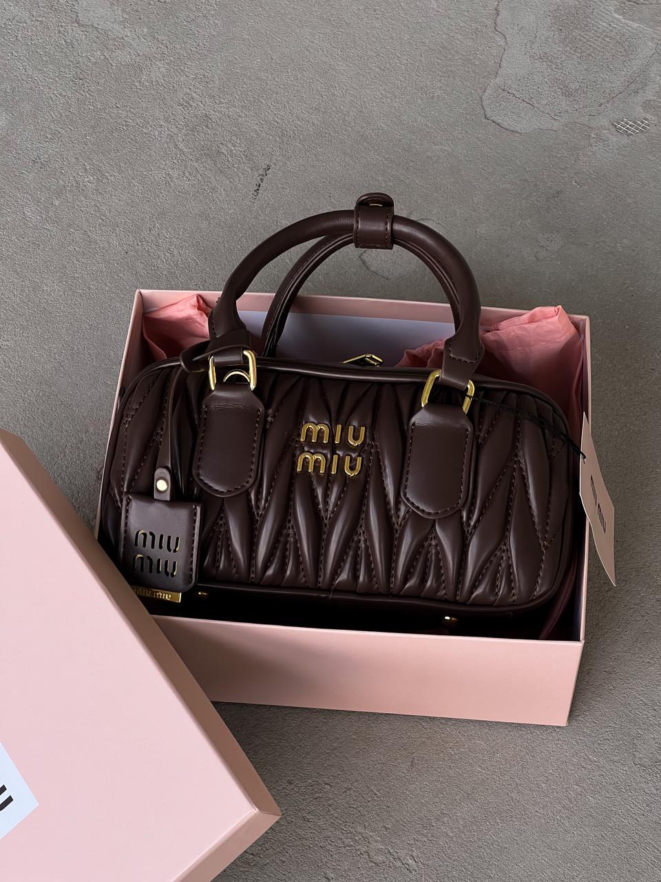 Сумка женская Miu Miu Arcadie Matelassé кросс боди Шоколадный (2462121469) Сумка женская Miu Miu Arcadie Matelassé кросс боди Шоколадный (2462121469)