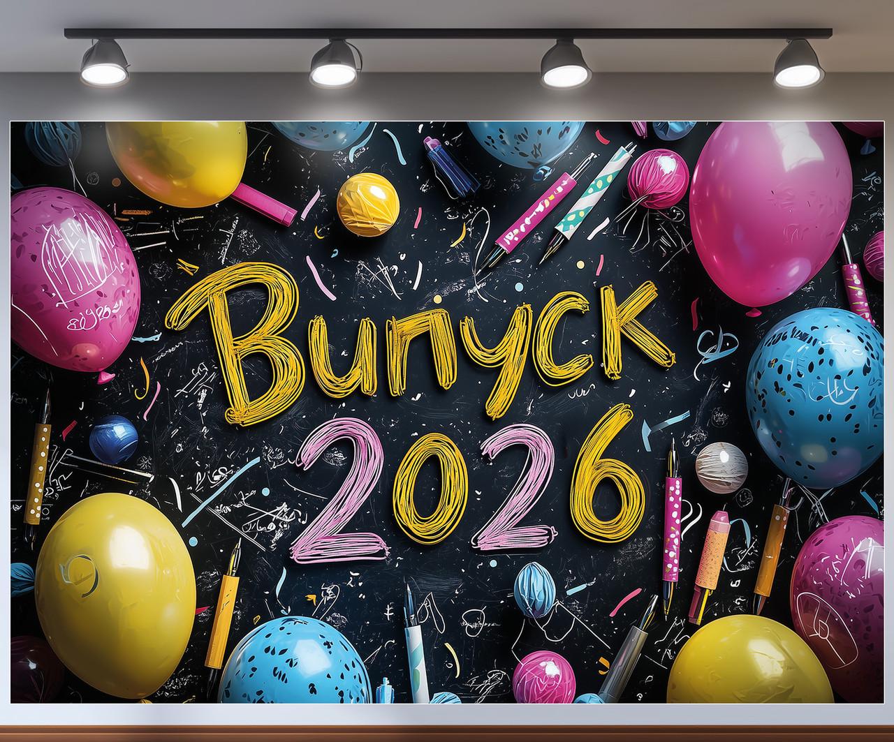 Банер для фотозони "Випуск 2026" на чорному фоні з кольоровими крейдяними малюнками 240x160 см №41303