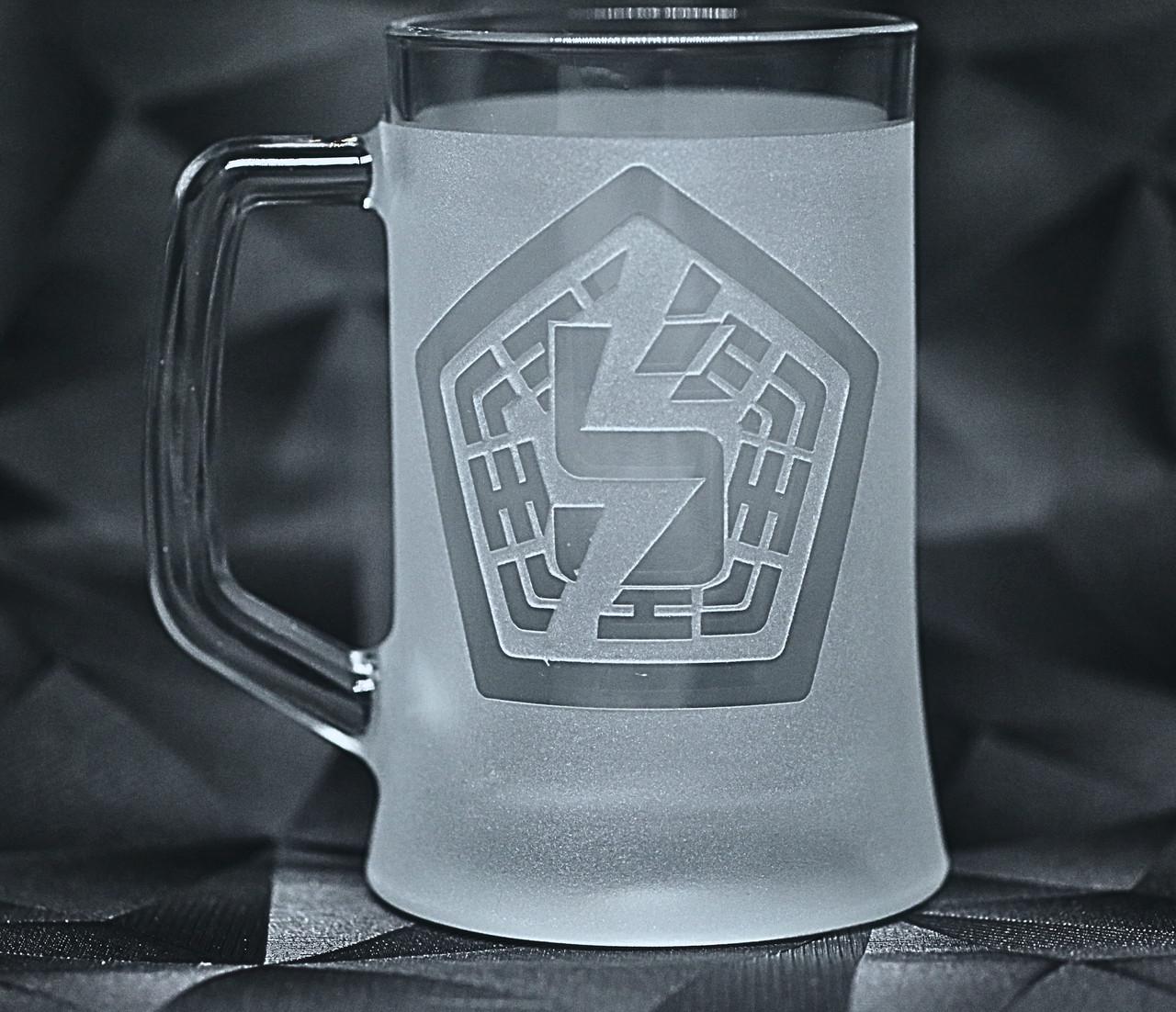 Подарочный бокал для пива с гравировкой шеврона 5-я отдельная штурмовая бригада 670 мл (2351290305)