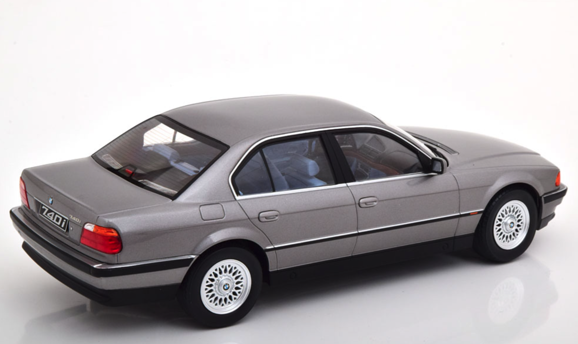 ᐉ Модель автомобиля KK-Scale 1:18 BMW 740i E38 Grey (KKDC180363 ...