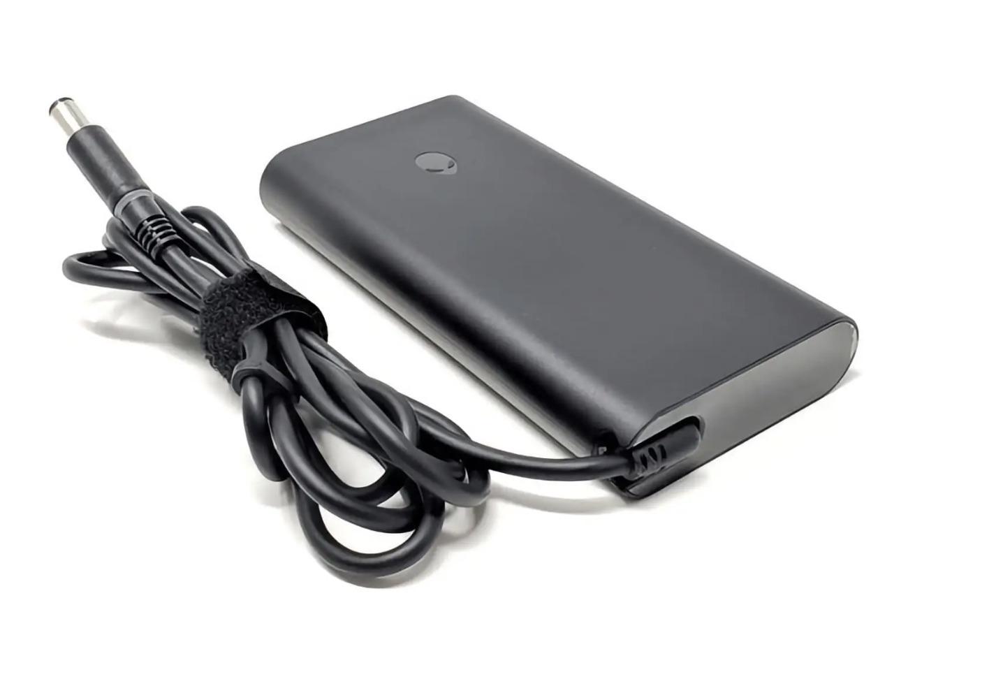 Блок питания для ноутбука Dell Alienware 240W 19,5V 12,31A 7,4х5 мм (03133)