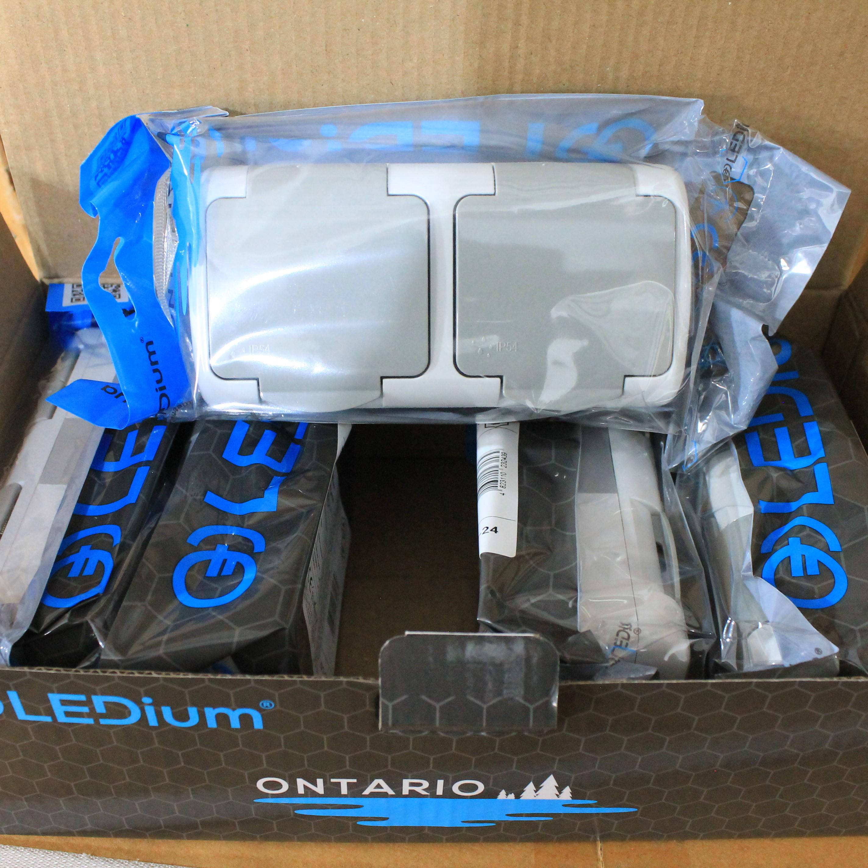 Розетка двомісна LEDium ONTARIO із заземленням IP54 (NR04) - фото 5