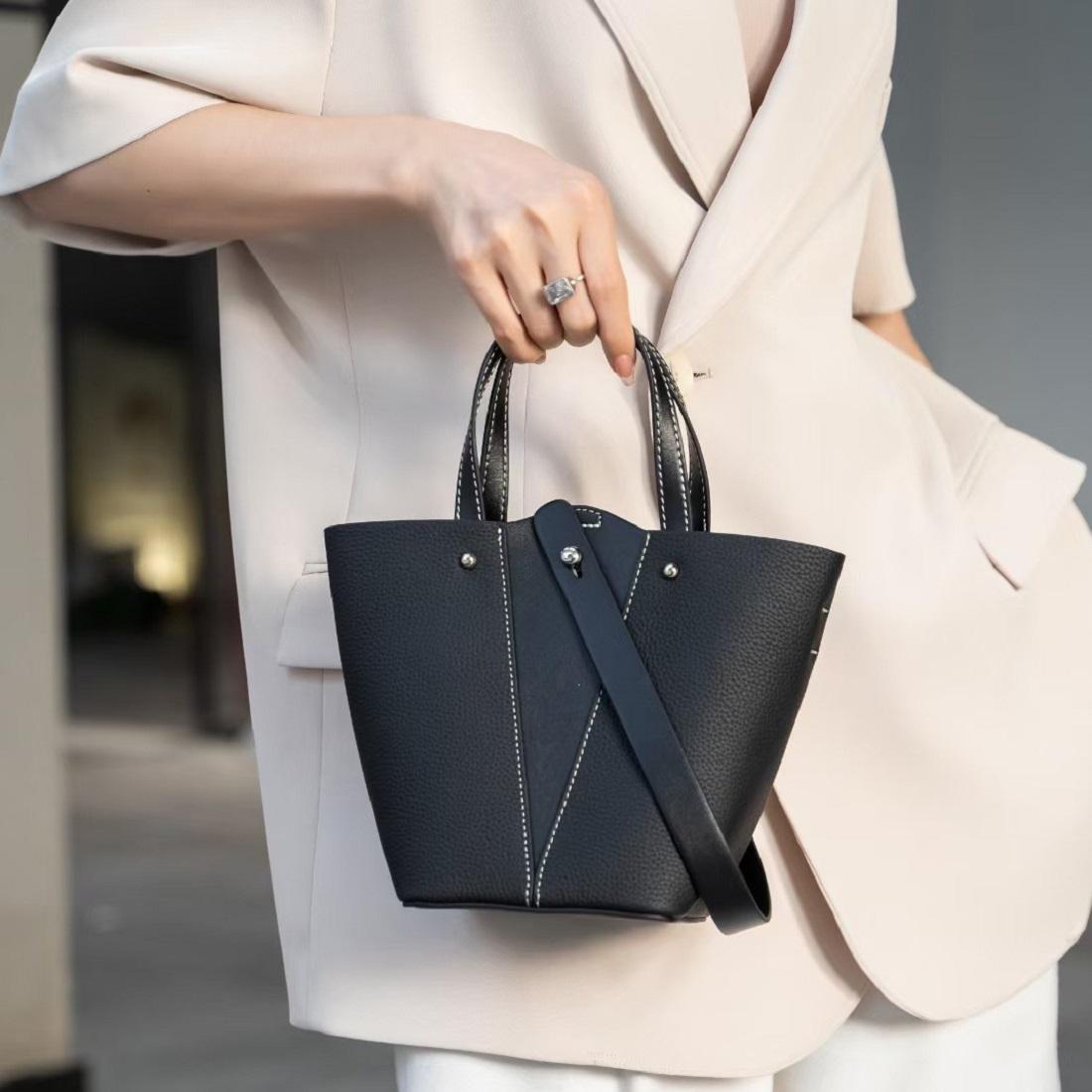 Жіноча сумка Royal Bag B24-W-9802A Чорний (6977)