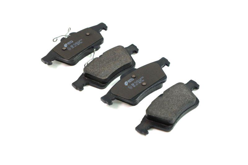 Тормозные колодки дисковые REMSA Ford Focus Mazda 3.5 Opel vectra c Renault Laguna задние (0842.30)
