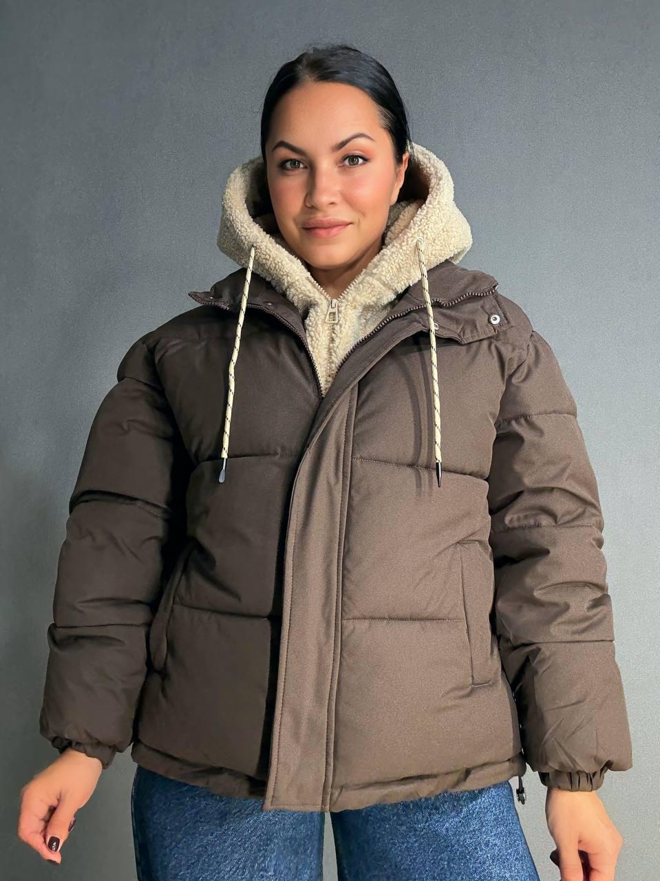 Куртка жіноча LADY YEP 8096 оверсайз з капюшоном і хутром тедді р. 44 Коричневий (4796) - фото 4
