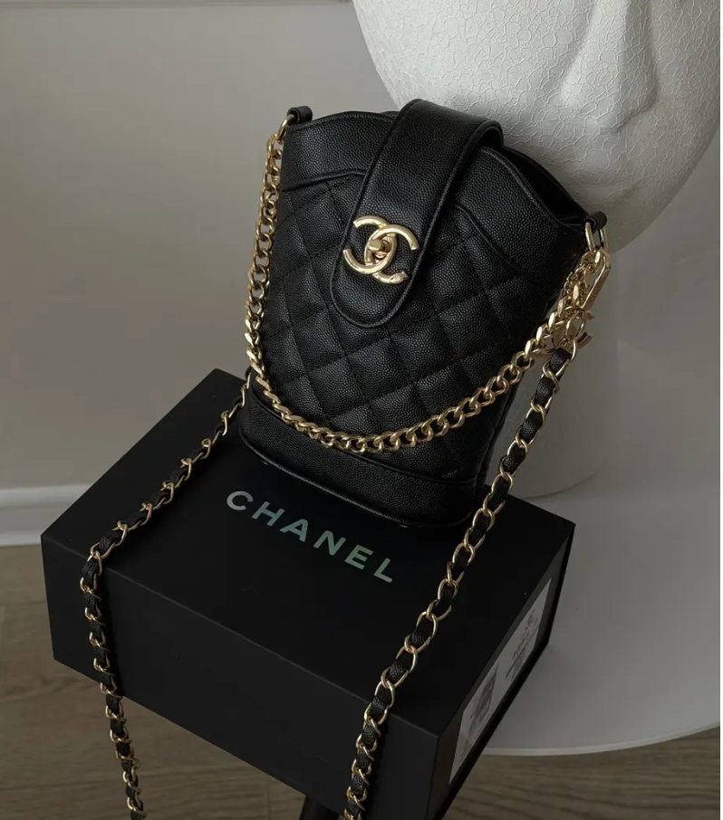 Сумка женская Chanel Vip Gift Вип маленькая через плечи (2845165963) Сумка женская Chanel Vip Gift Вип маленькая через плечи (2845165963)