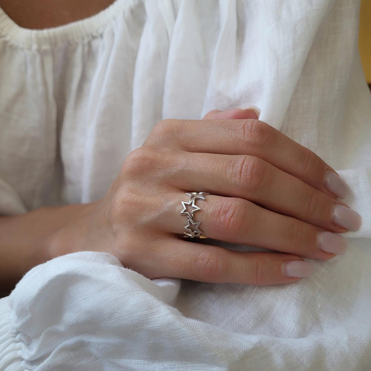 Каблучка без каменів 5 зірок срібло 925 проби родоване 1,55 г р. 17 (1155к) - фото 6 Каблучка без каменів 5 зірок срібло 925 проби родоване 1,55 г р. 17 (1155к) - фото 6