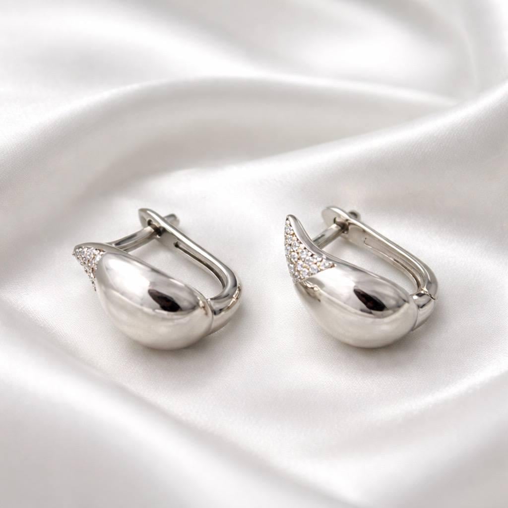 Серьги серебряные LoveR в форме капли с фианитами и английским замком