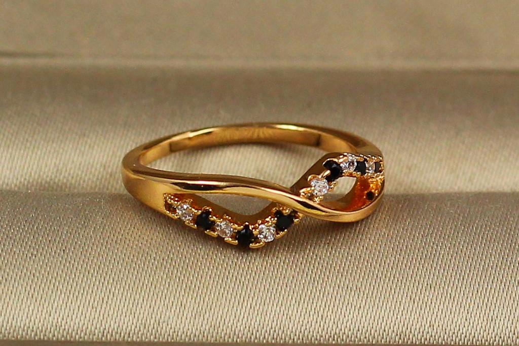 Кольцо детское Xuping Jewelry Бантик с черными камнями р. 15 Золотистый (2174913611) Кольцо детское Xuping Jewelry Бантик с черными камнями р. 15 Золотистый (2174913611)